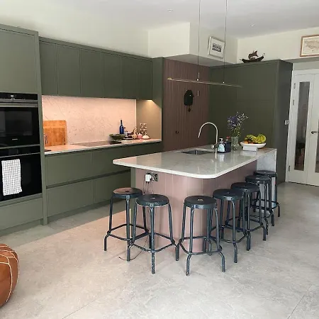 Luxury Family Near Ucd &city Centre Villa *